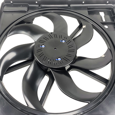 68143894AB Verkoeling van de radiator Ventilatormontage voor Jeep Wrangler Essentiële component van het koelsysteem van de auto