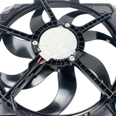 68143894AB Verkoeling van de radiator Ventilatormontage voor Jeep Wrangler Essentiële component van het koelsysteem van de auto