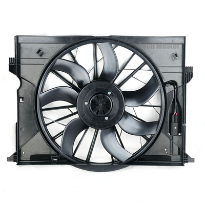 De Ventilatorassemblage die van de motor Koelradiator voor W211 C219 Ventilator uitstralen die 850W A2115001893 A2115002293 koelen